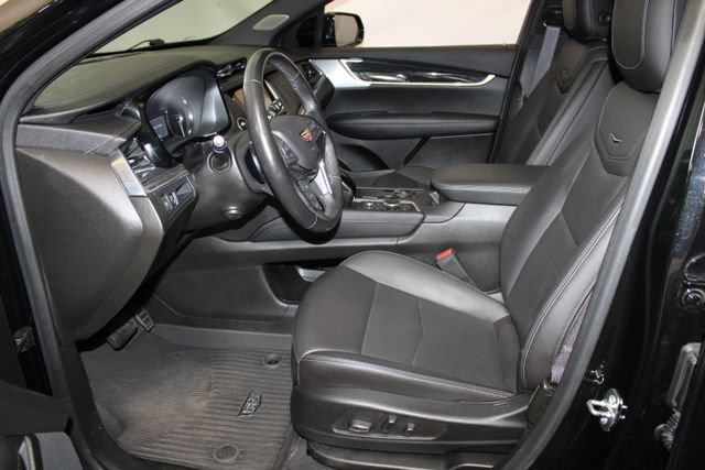 Certified 2023 Cadillac XT5 Premium Luxury w/ LPO, Floor Liner Package AWD/4WD image 8