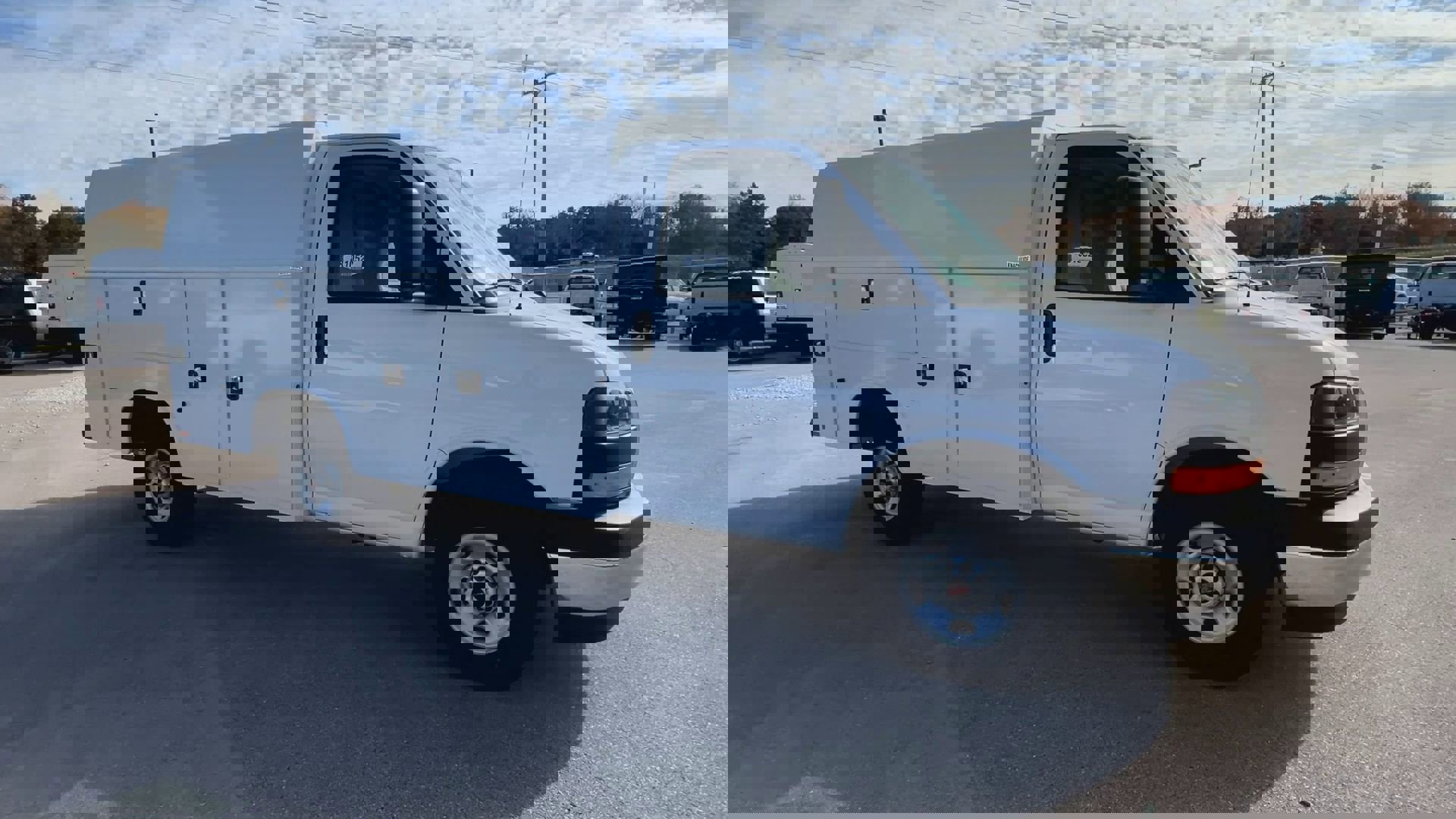 New 2025 GMC Savana 3500 w/ Power Convenience Package image 33