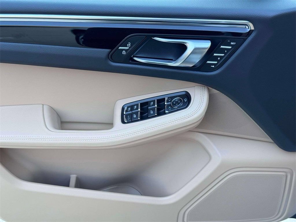 New 2026 Porsche Macan AWD/4WD image 19