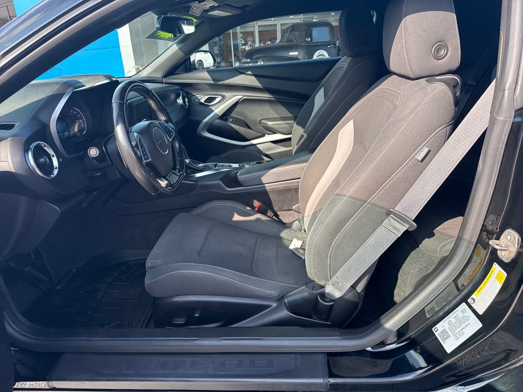 Used 2021 Chevrolet Camaro LT RWD image 10