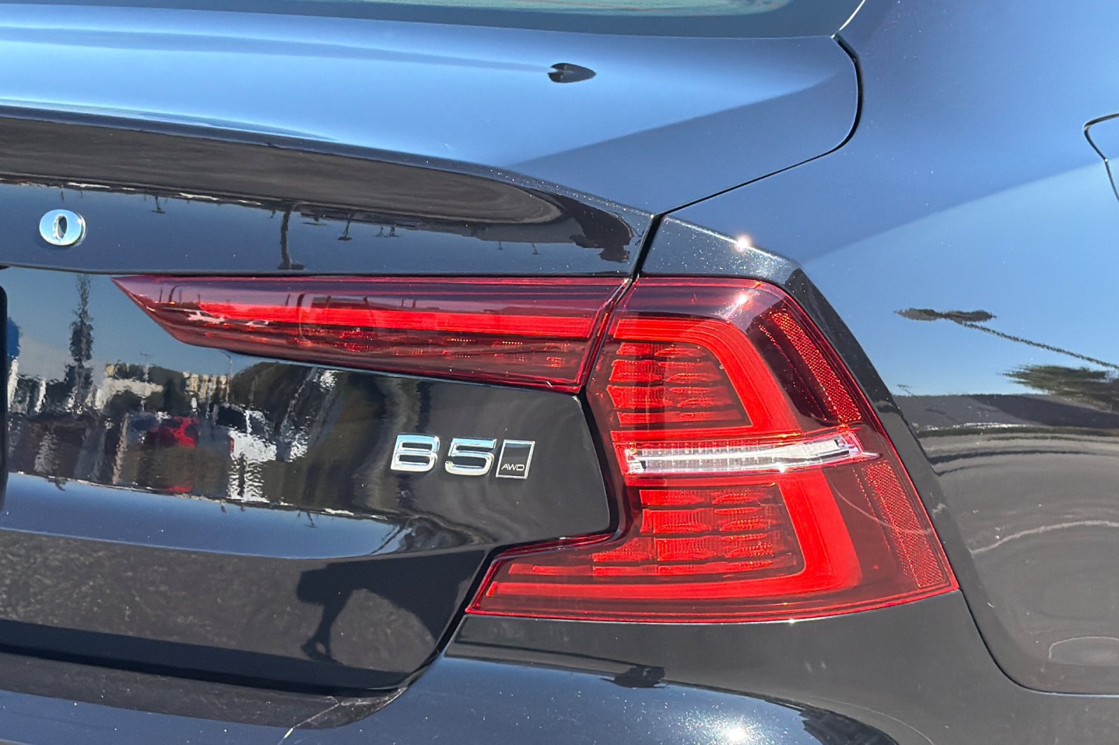 Used 2025 Volvo S60 B5 Plus AWD/4WD image 39