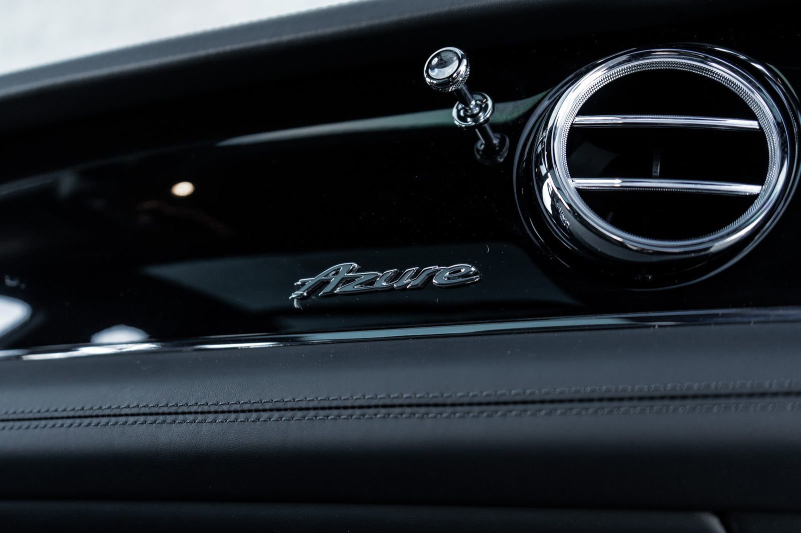 Used 2024 Bentley Bentayga Extended Wheelbase image 42