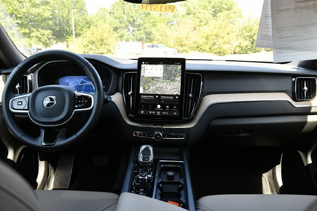 Certified 2026 Volvo XC60 B5 Plus AWD/4WD image 15