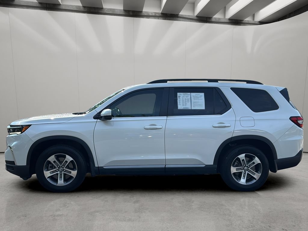 Used 2025 Honda Pilot EX-L image 2