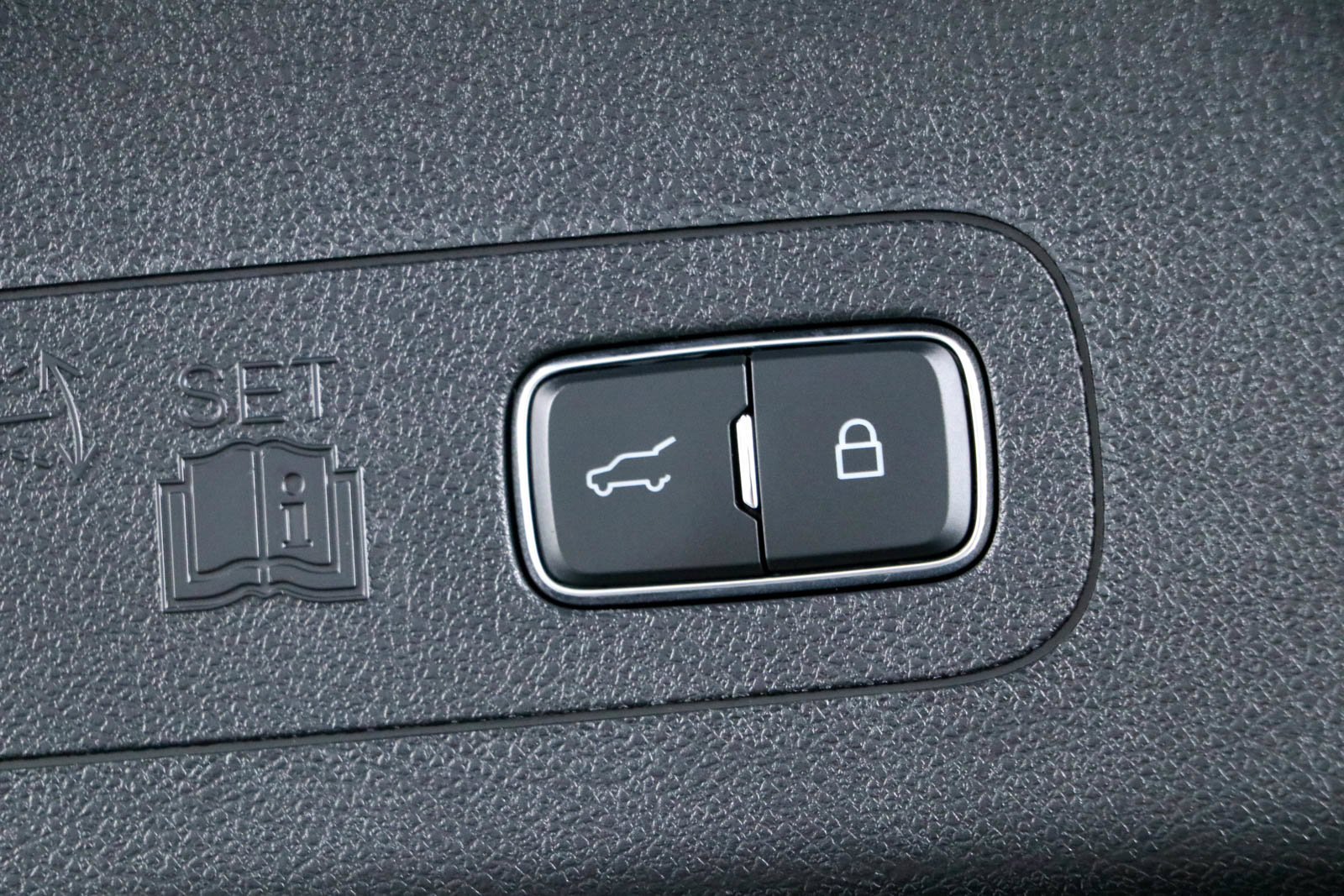 Used 2025 Lincoln Aviator Reserve w/ Jet Appearance Package AWD/4WD image 32