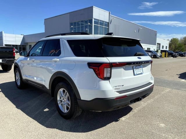 Used 2026 Ford Explorer Active AWD/4WD image 8