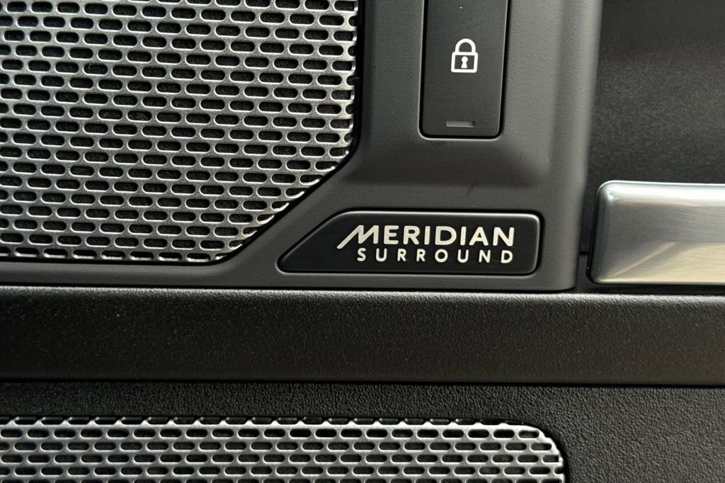 Used 2023 Land Rover Defender 90 V8 image 21