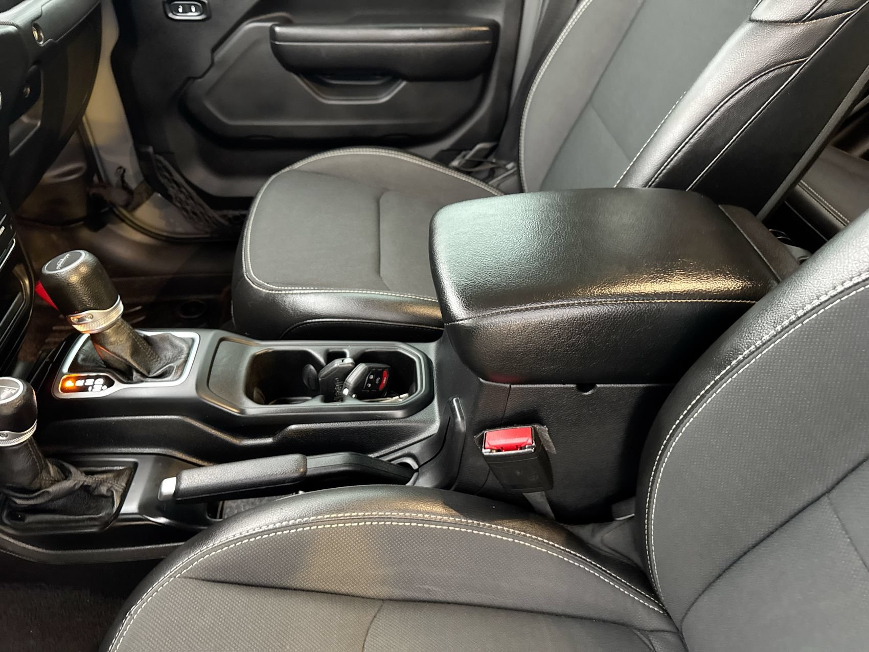 Used 2021 Jeep Gladiator Sport AWD/4WD image 18