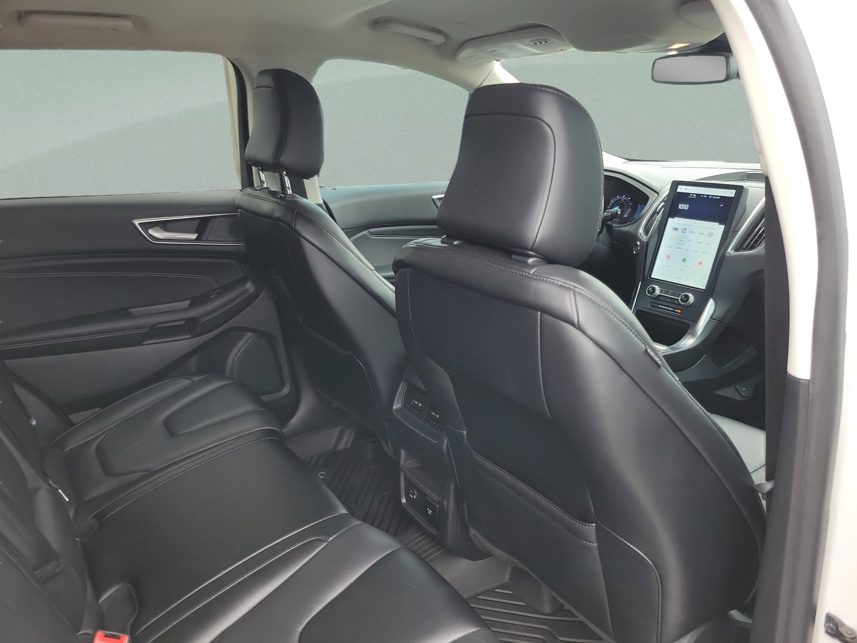 Used 2022 Ford Edge Titanium AWD/4WD image 26