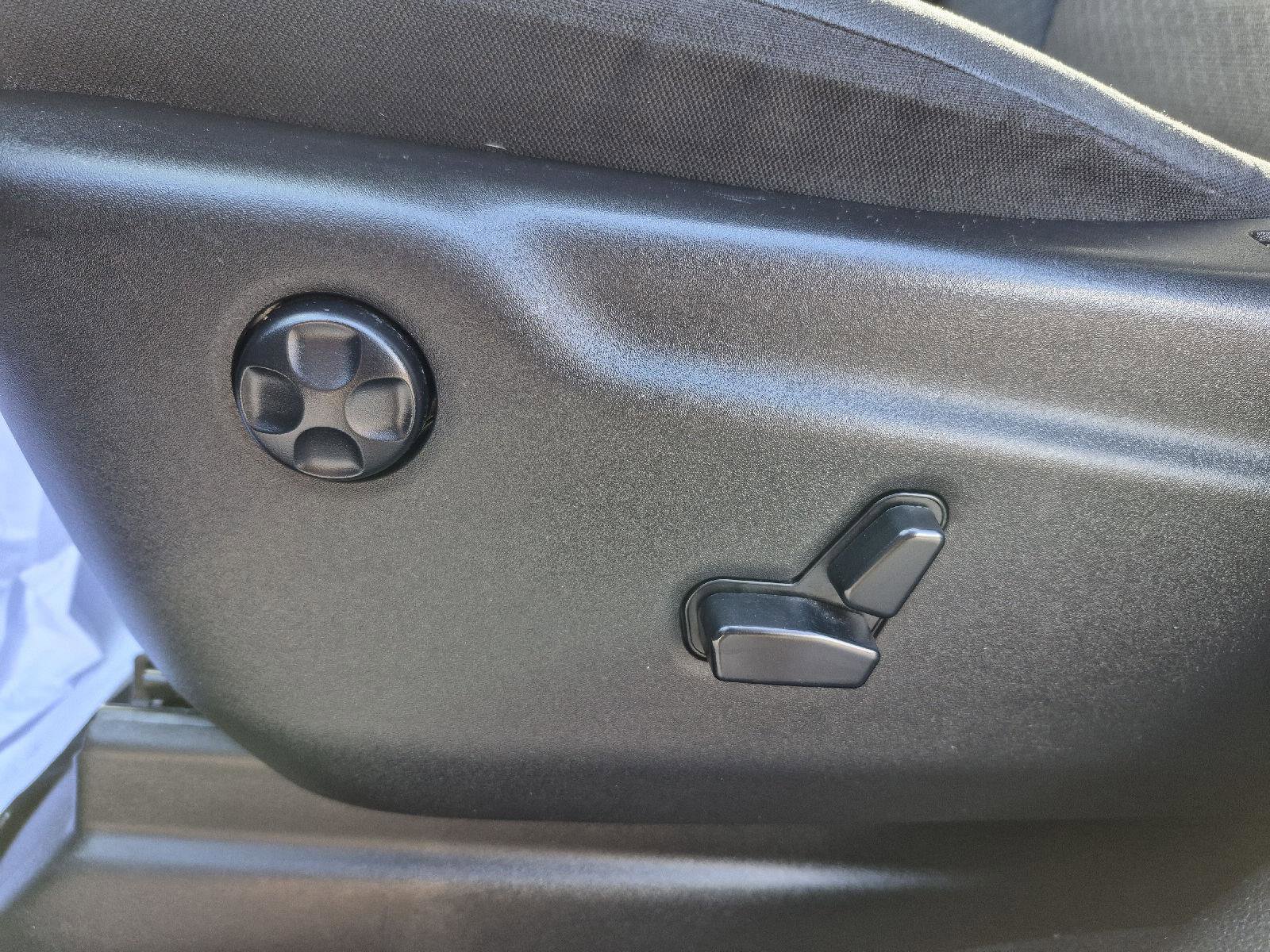 Used 2019 Jeep Grand Cherokee Laredo image 15