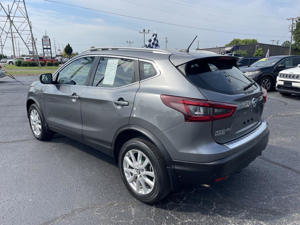 Used 2021 Nissan Rogue Sport SV image 3