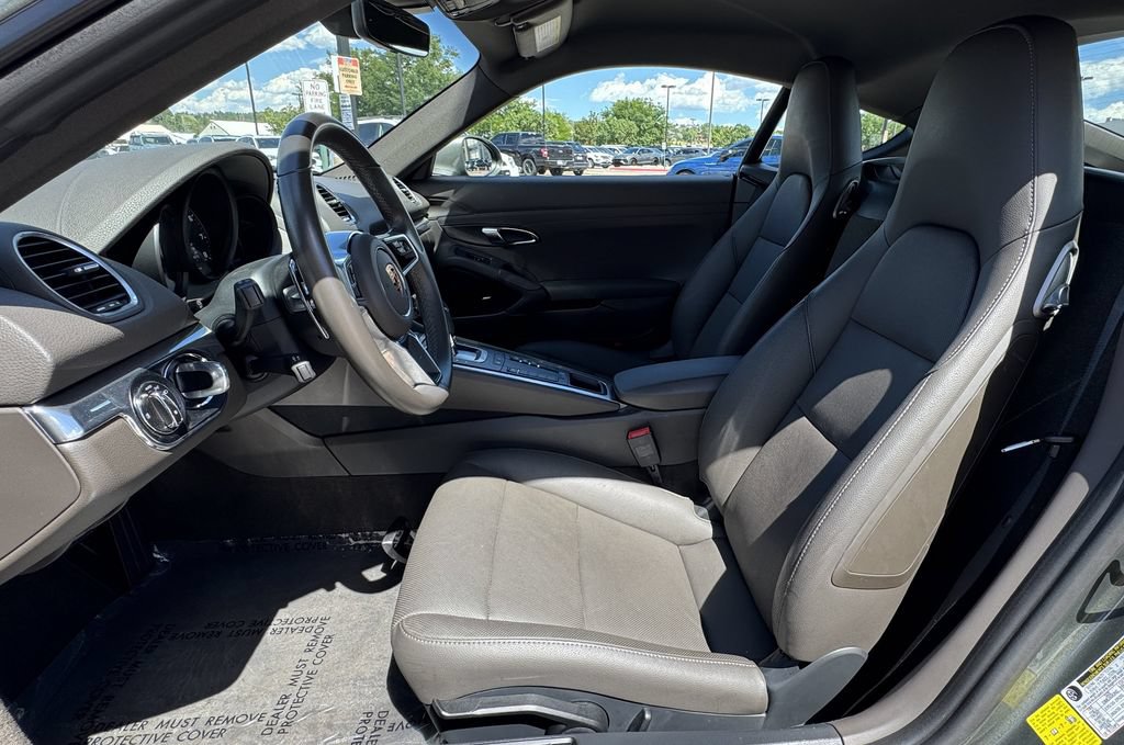 Used 2022 Porsche 718 Cayman w/ Premium Package RWD image 18