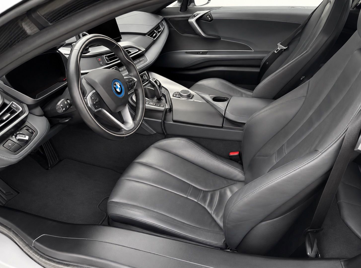Used 2016 BMW i8 AWD/4WD image 2