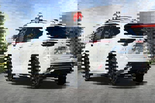 Used 2025 Toyota Highlander XSE image 8