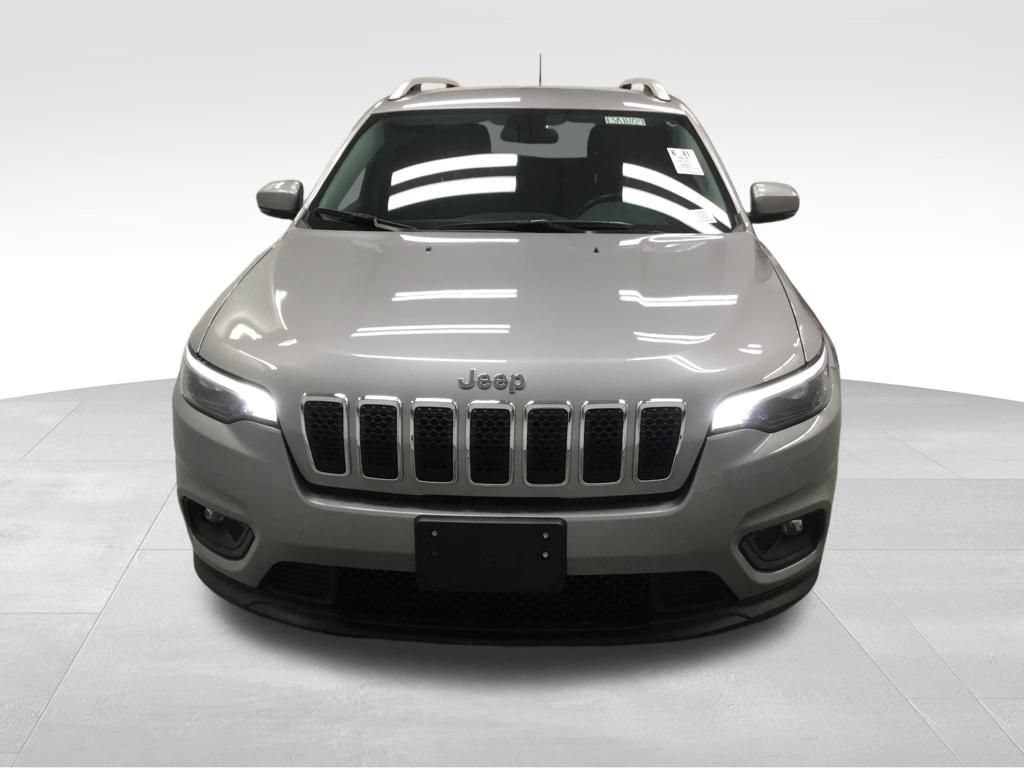 Used 2019 Jeep Cherokee Latitude Plus w/ Cold Weather Group AWD/4WD image 3