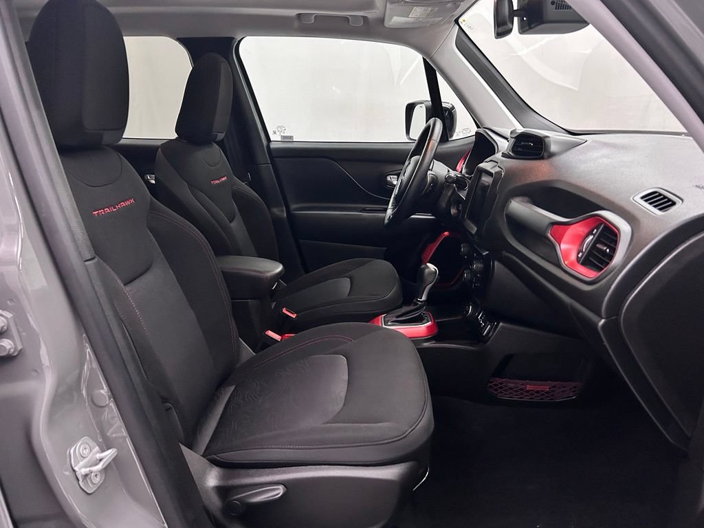 Certified 2022 Jeep Renegade Trailhawk w/ Sun/Sound Group AWD/4WD image 17