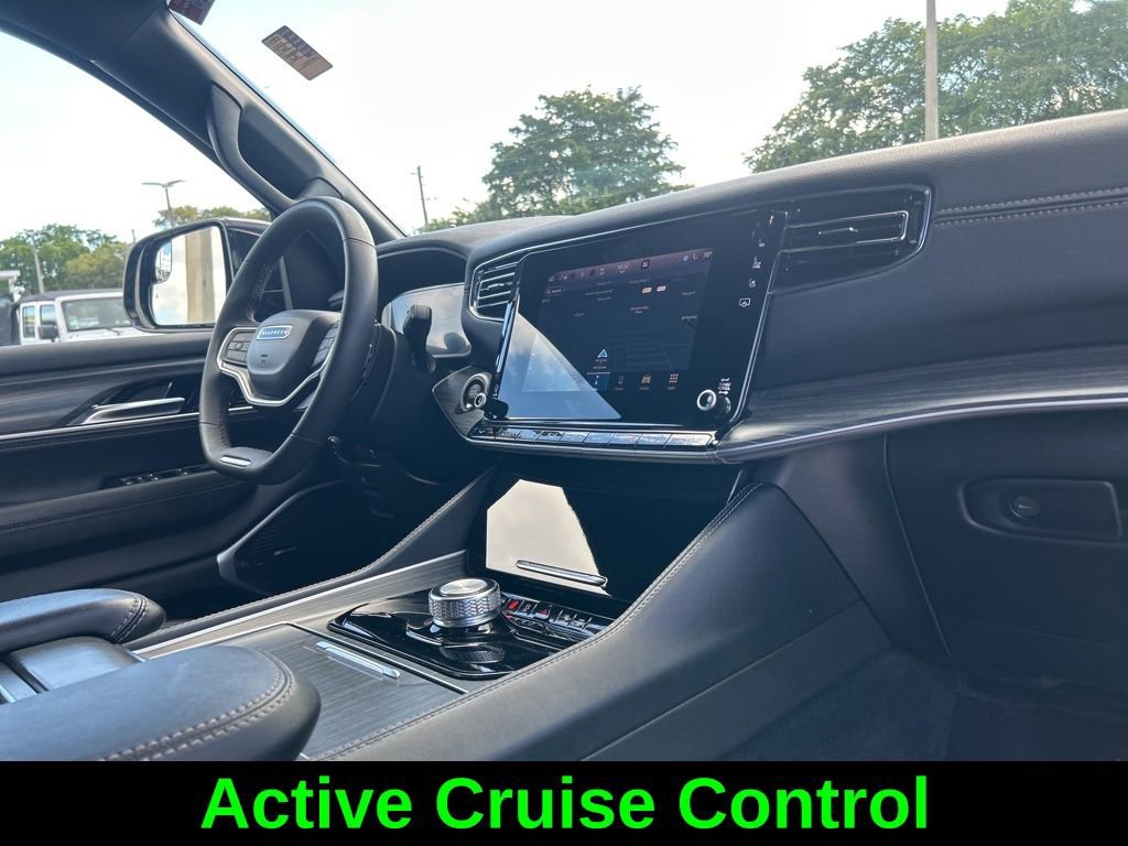 Used 2023 Jeep Wagoneer Series III w/ Preferred Equipment Group image 27