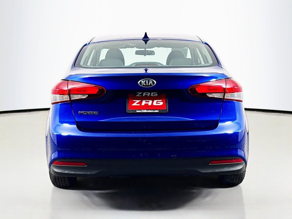 Used 2017 Kia Forte LX FWD image 4