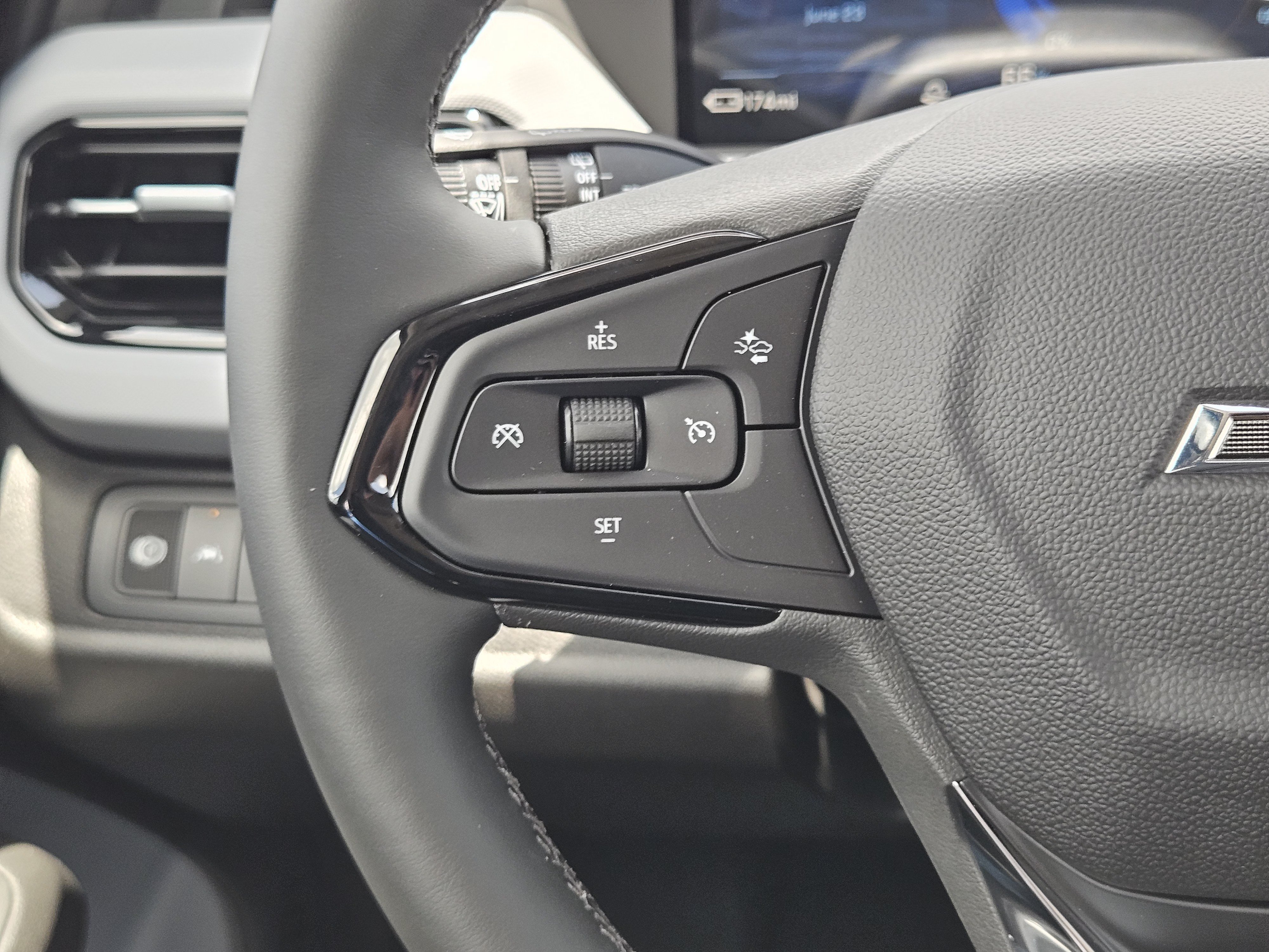 New 2027 Chevrolet Bolt RS w/ Technology Package FWD image 22