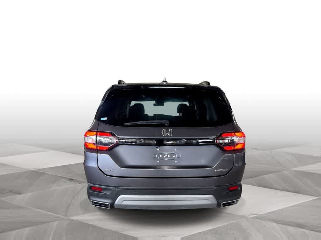 Used 2024 Honda Pilot Touring image 7