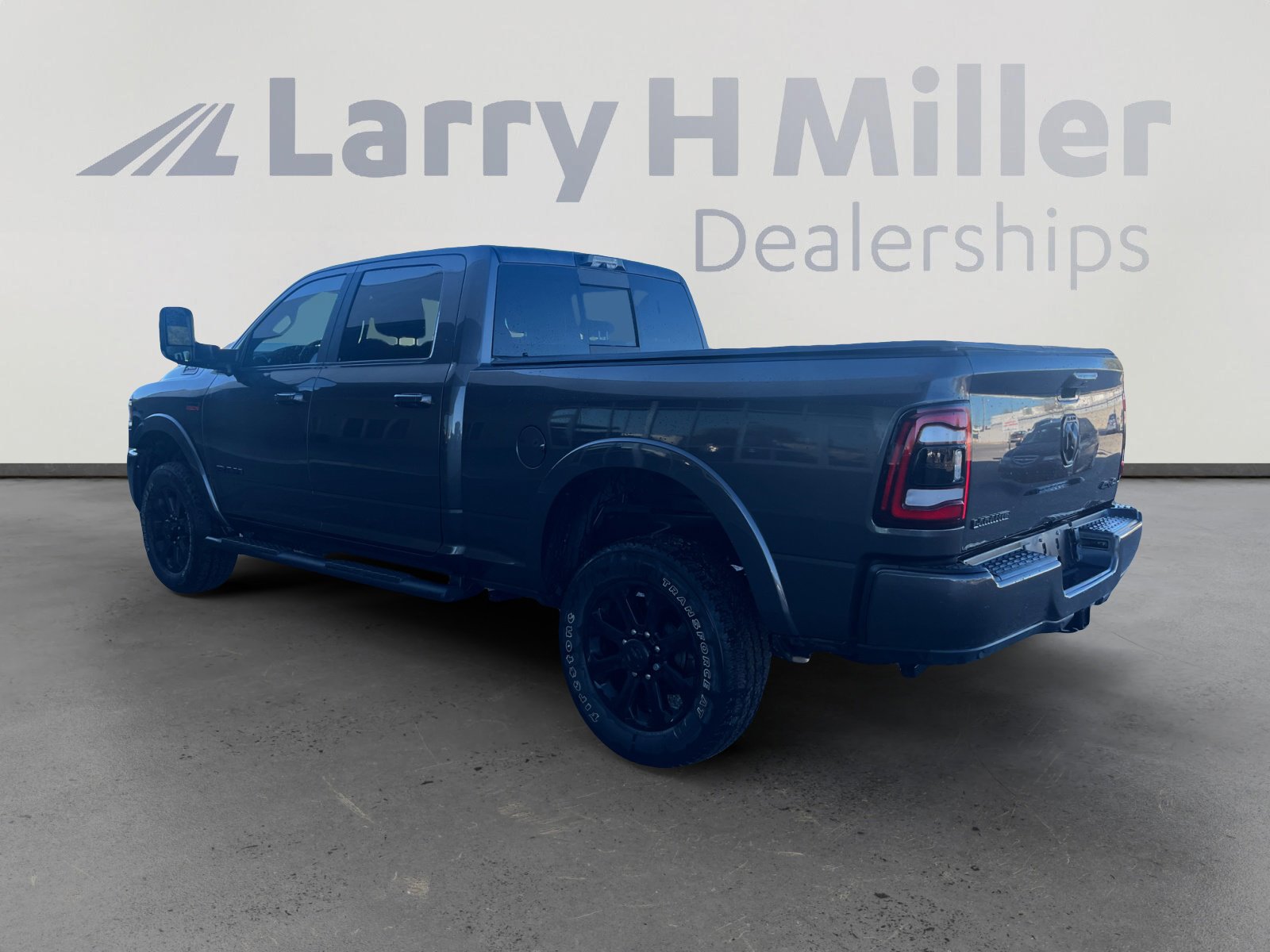 Used 2022 RAM 2500 Laramie w/ Night Edition image 3