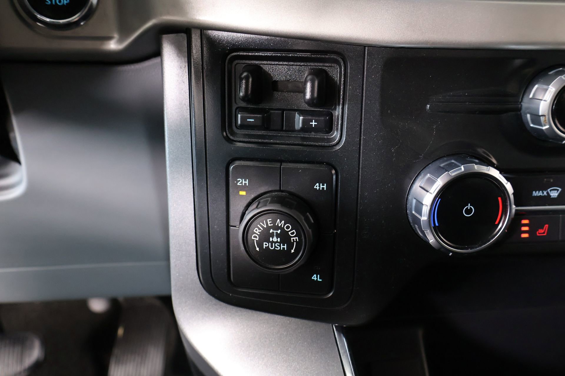 Used 2022 Ford F150 XLT w/ Equipment Group 302A High image 8