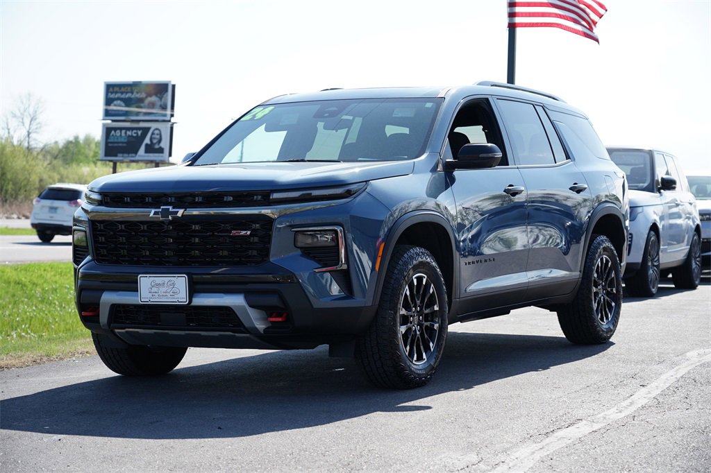 Used 2024 Chevrolet Traverse Z71 image 7