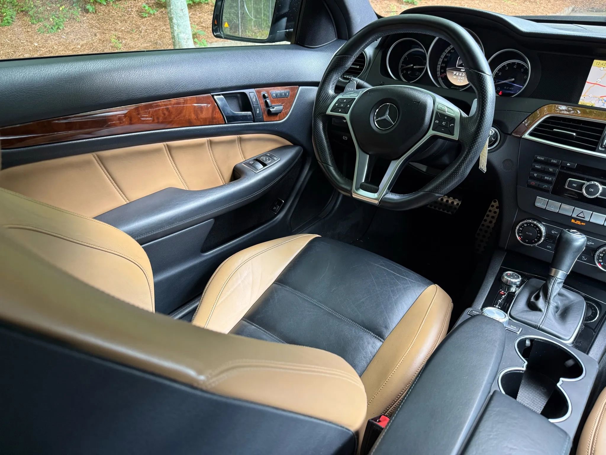 Used 2012 Mercedes-Benz C 63 AMG Coupe w/ Multimedia Pkg image 18