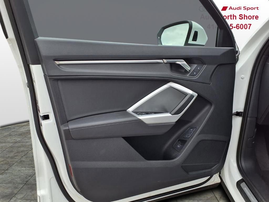 Certified 2023 Audi Q3 2.0T Premium w/ Convenience Package AWD/4WD image 8