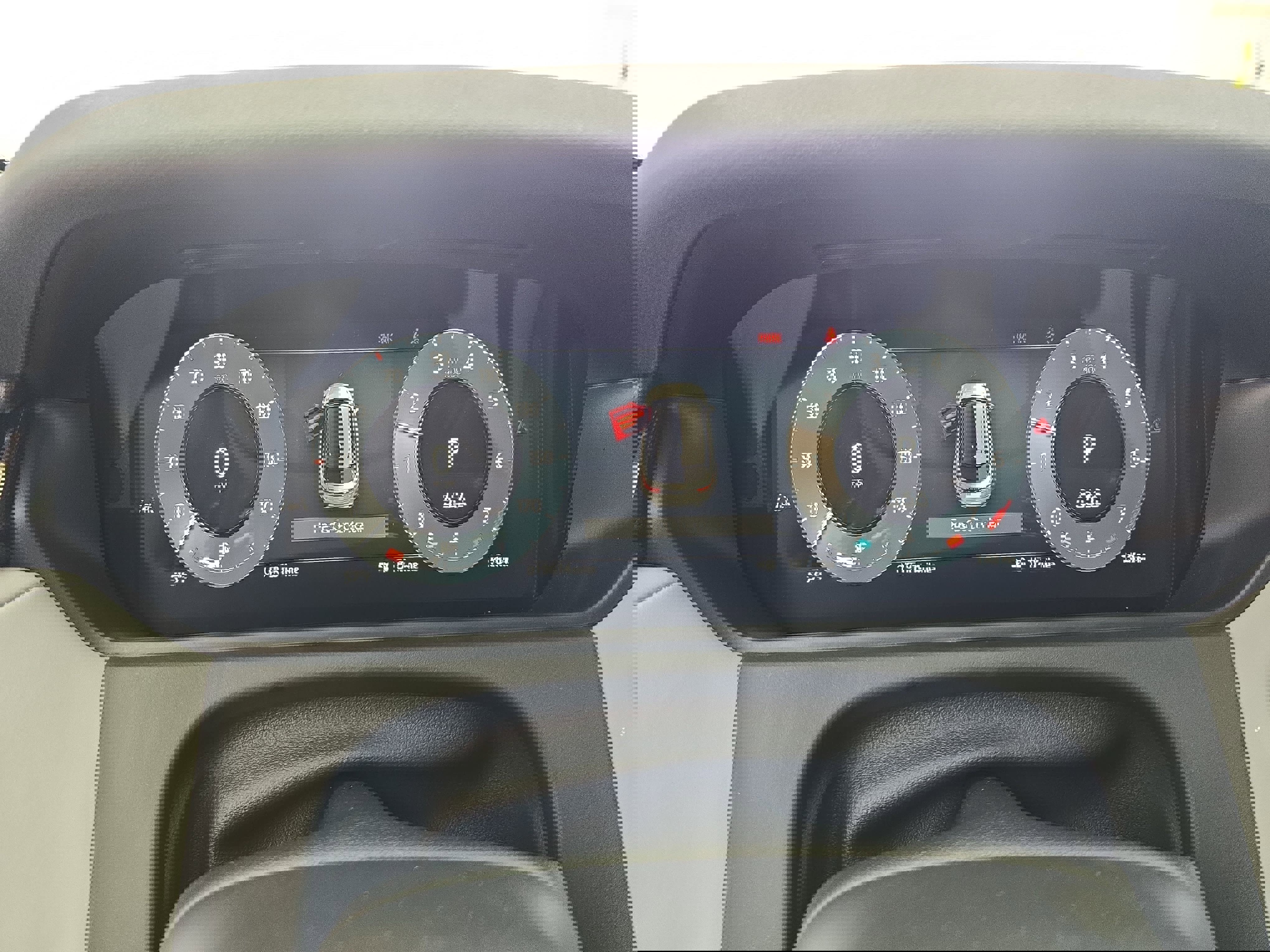 Used 2025 Land Rover Range Rover Velar Dynamic SE image 19