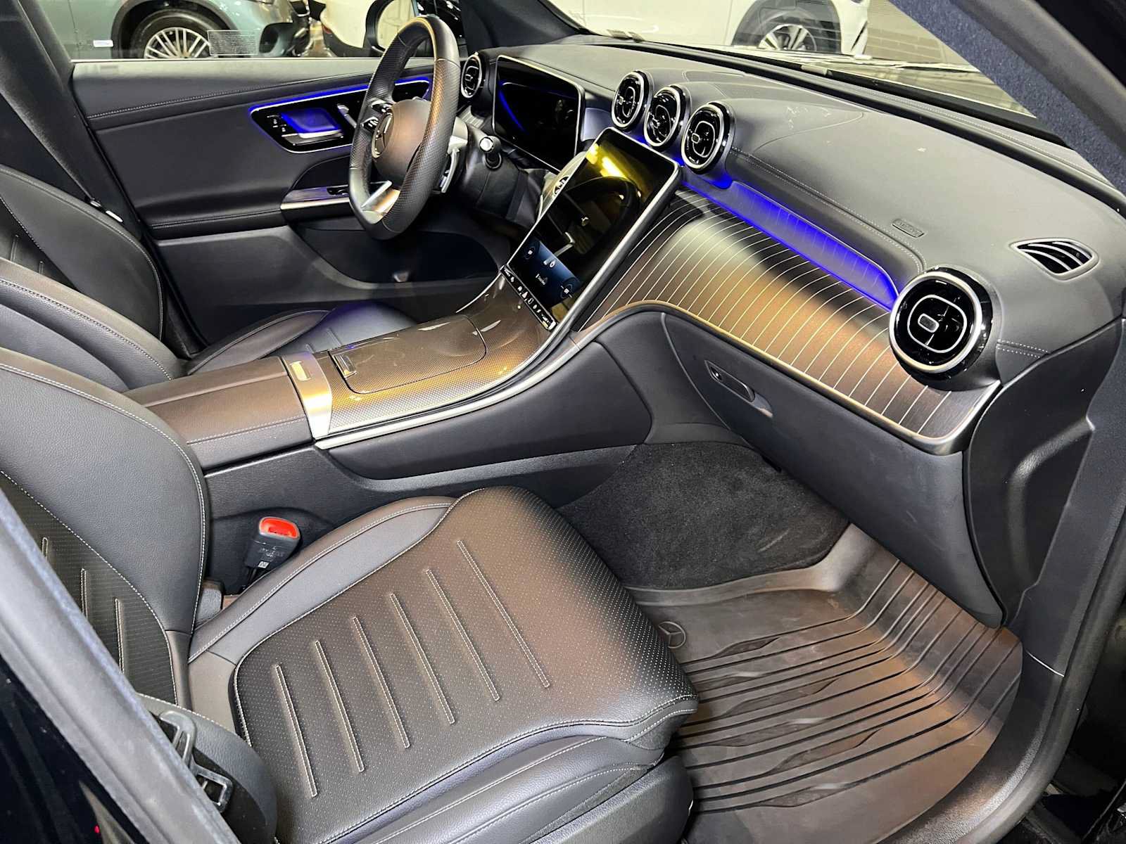Certified 2026 Mercedes-Benz GLC 300 4MATIC image 11