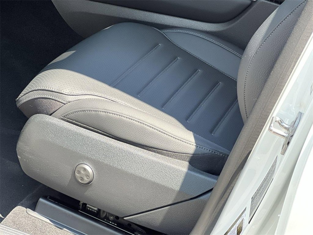 Certified 2025 Mercedes-Benz GLC 300 4MATIC image 12