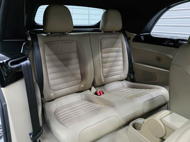 Used 2015 Volkswagen Beetle R-Line FWD image 17