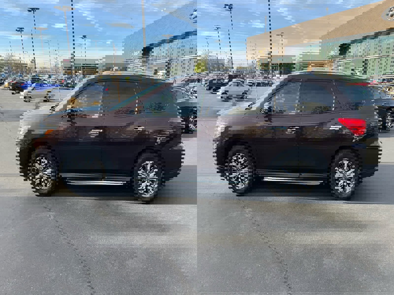 Used 2019 Nissan Pathfinder SL image 12