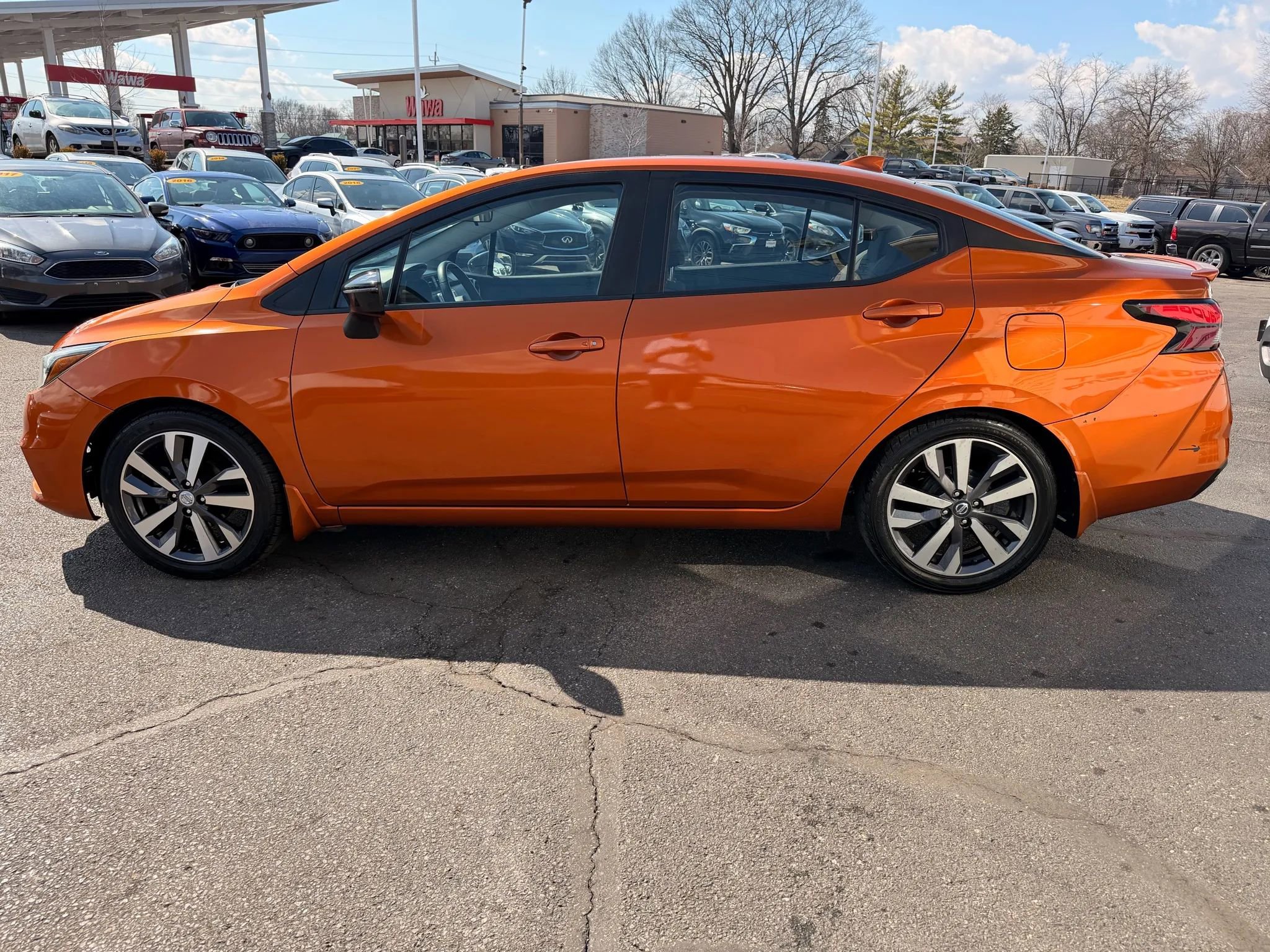 Used 2020 Nissan Versa SR w/ Lighting Package image 2