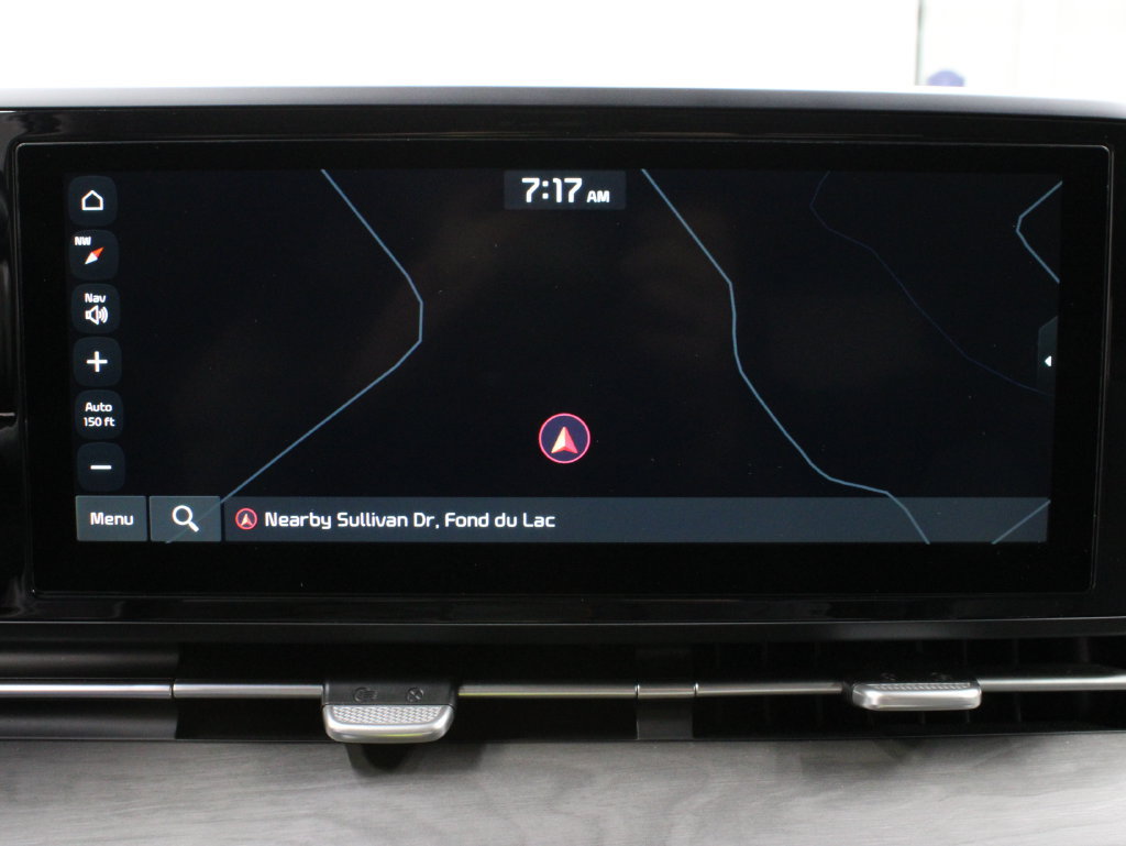 Used 2023 Kia Carnival EX FWD image 19