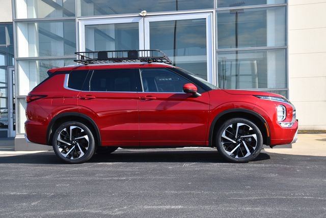 Used 2023 Mitsubishi Outlander AWD image 7