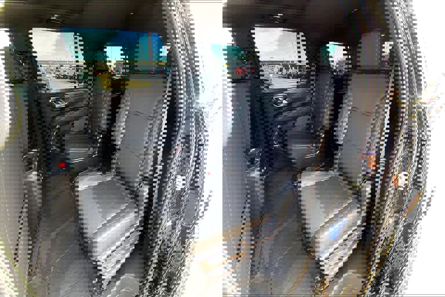 Used 2023 Chevrolet Tahoe Z71 w/ Luxury Package image 20