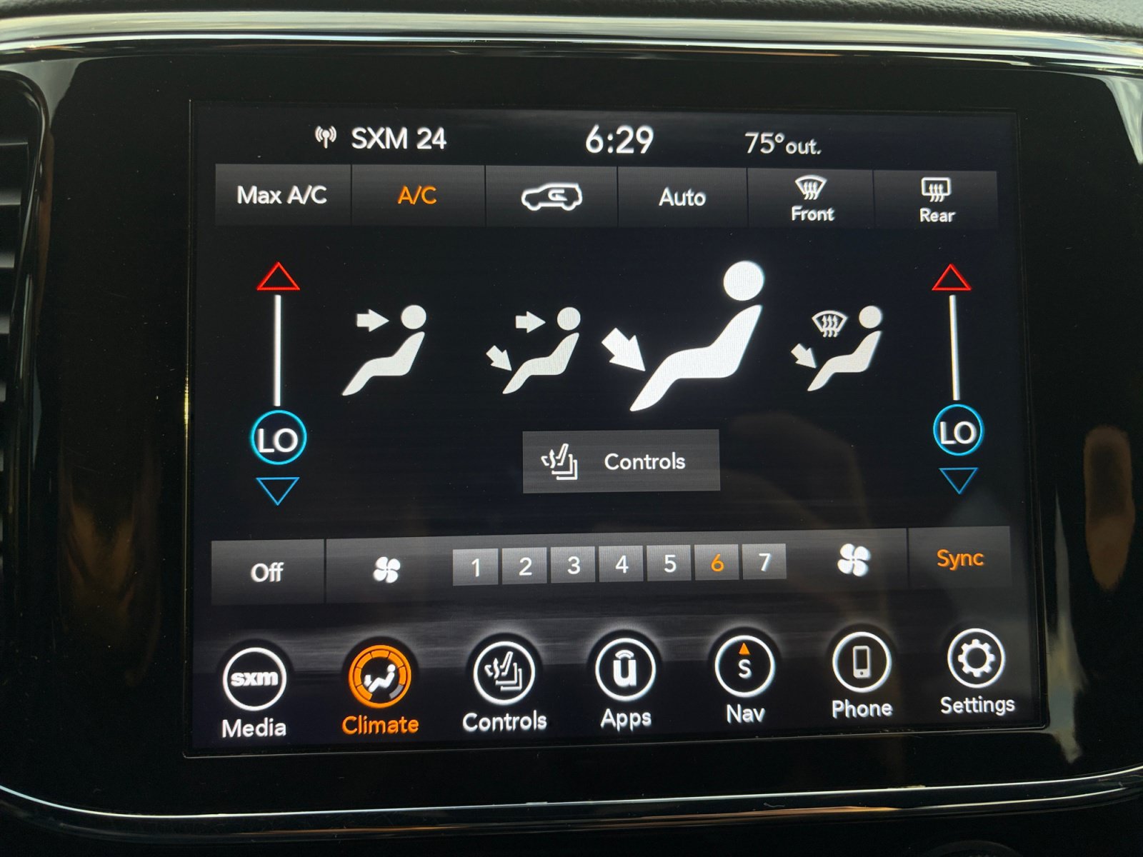 Used 2021 Jeep Grand Cherokee Laredo X AWD/4WD image 23