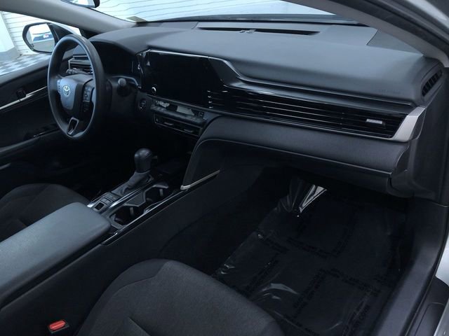 Used 2025 Toyota Camry LE image 16