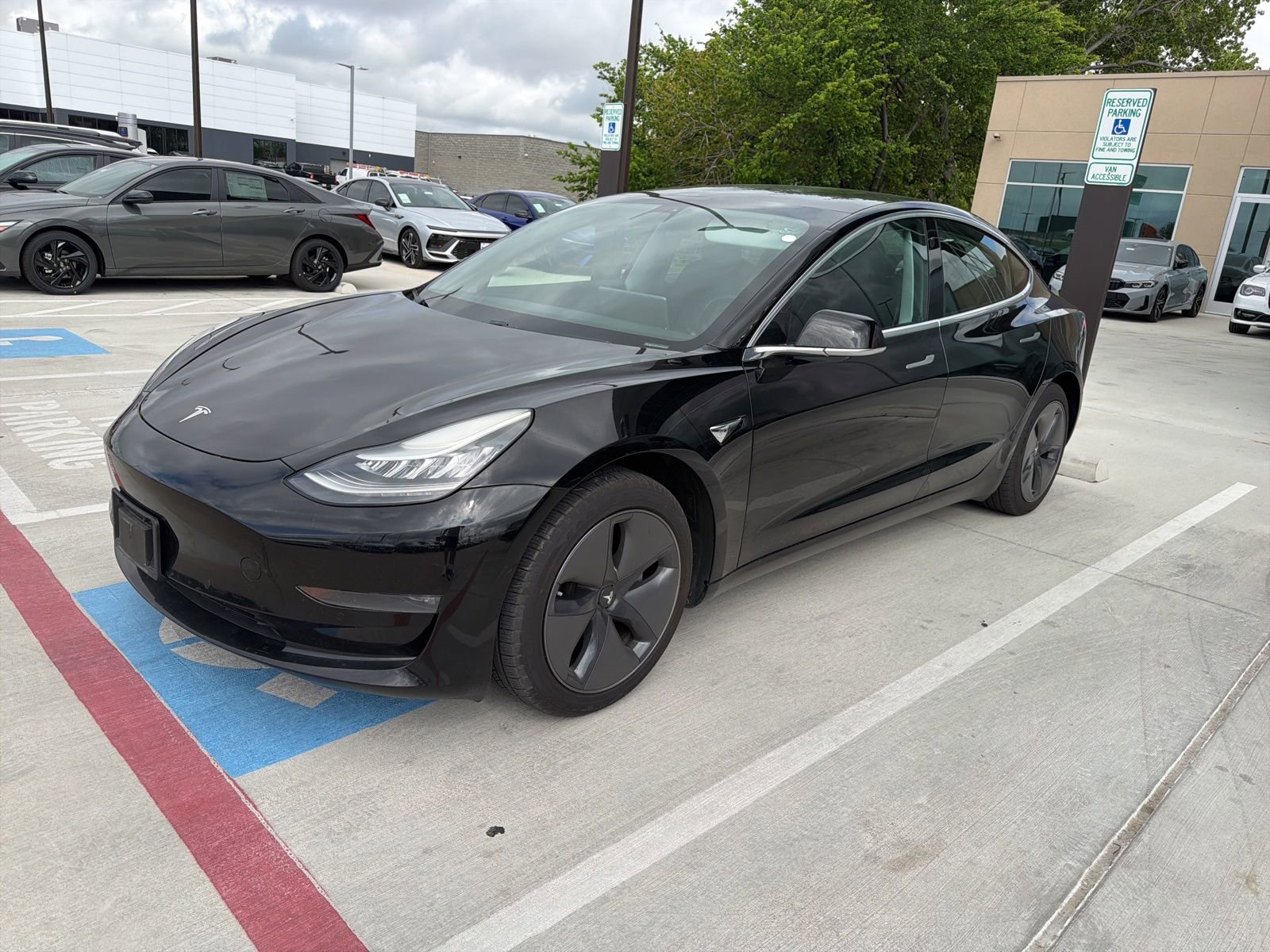 Used 2019 Tesla Model 3 Standard Range Plus image 1