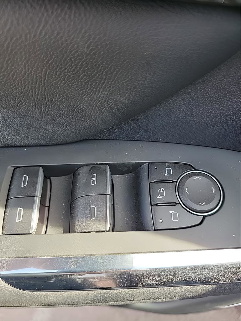 Used 2026 Chevrolet Traverse High Country image 21