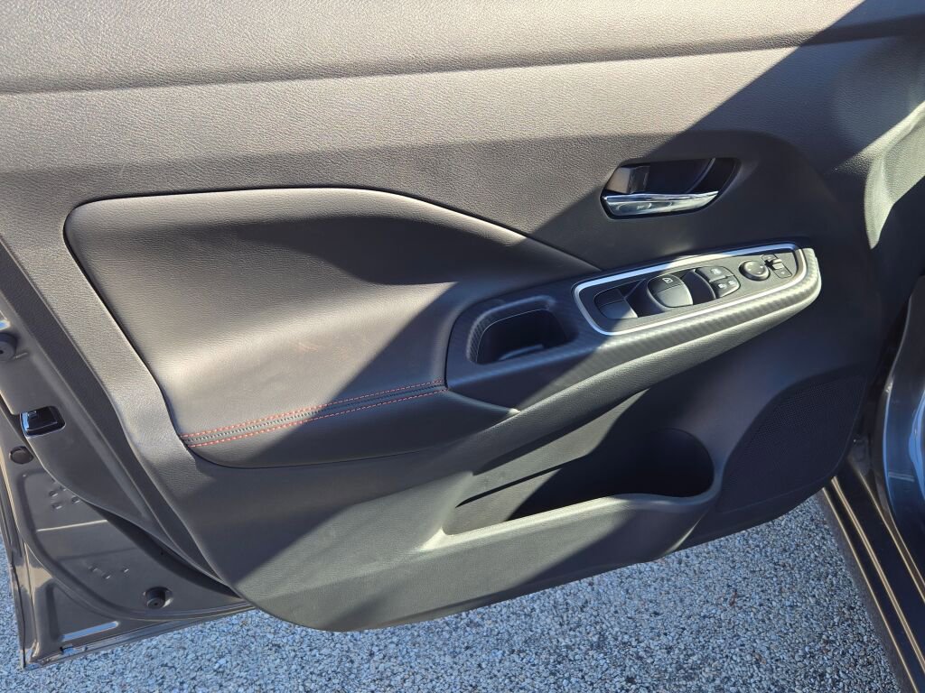 Used 2025 Nissan Versa SR w/ Trunk Package image 17