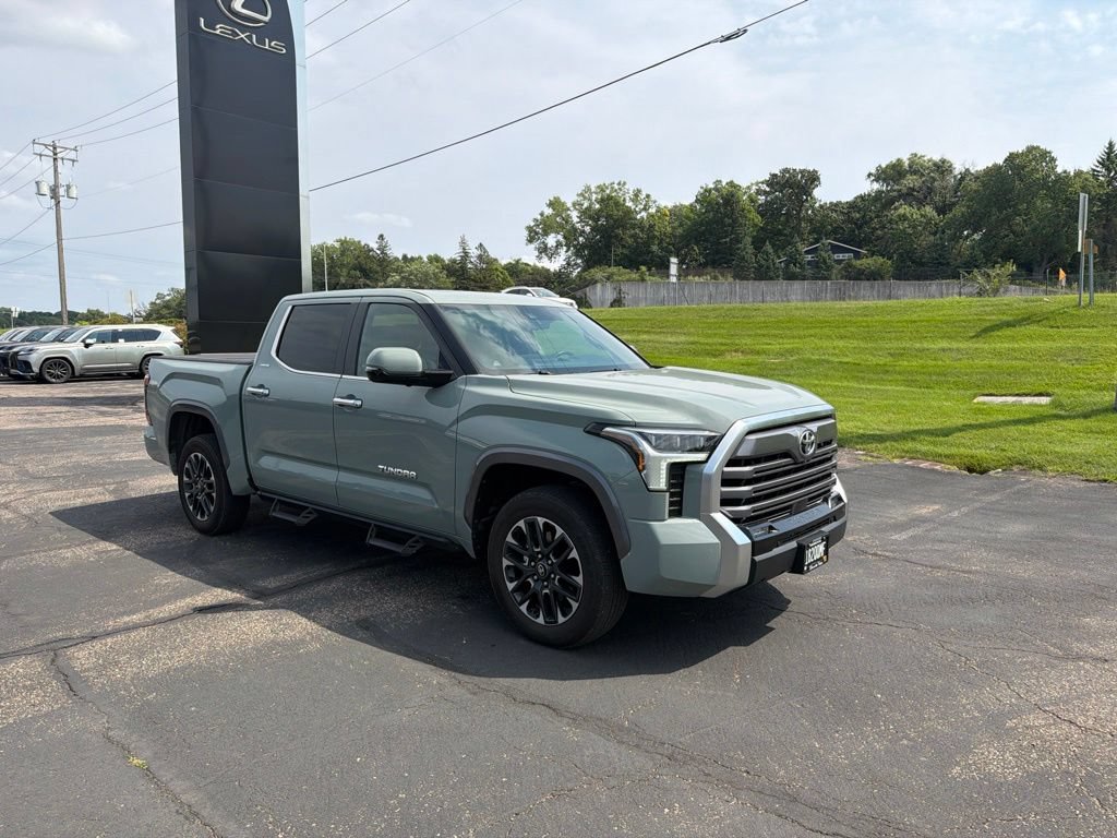Used 2025 Toyota Tundra Limited AWD/4WD image 17