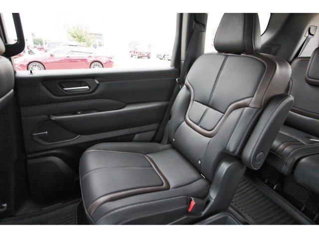 New 2026 Nissan Armada SL w/ Captain's Chari Seat Package AWD/4WD image 9