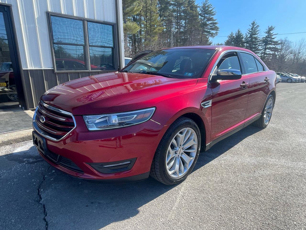 Used 2015 Ford Taurus Limited image 1