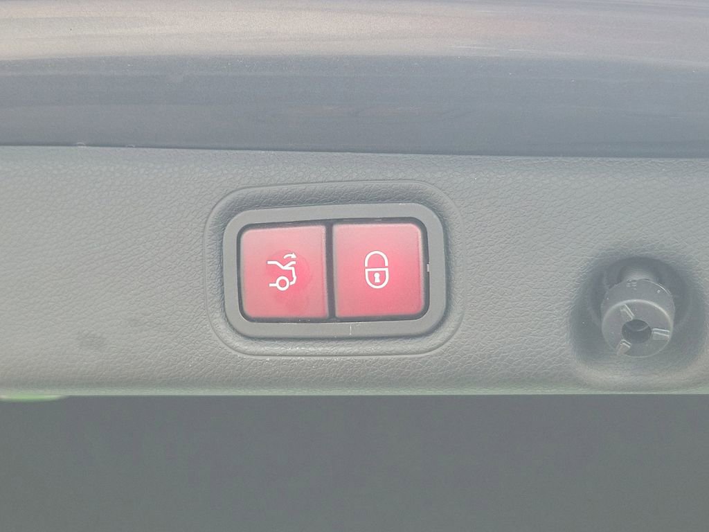 Used 2017 Mercedes-Benz E 300 image 18