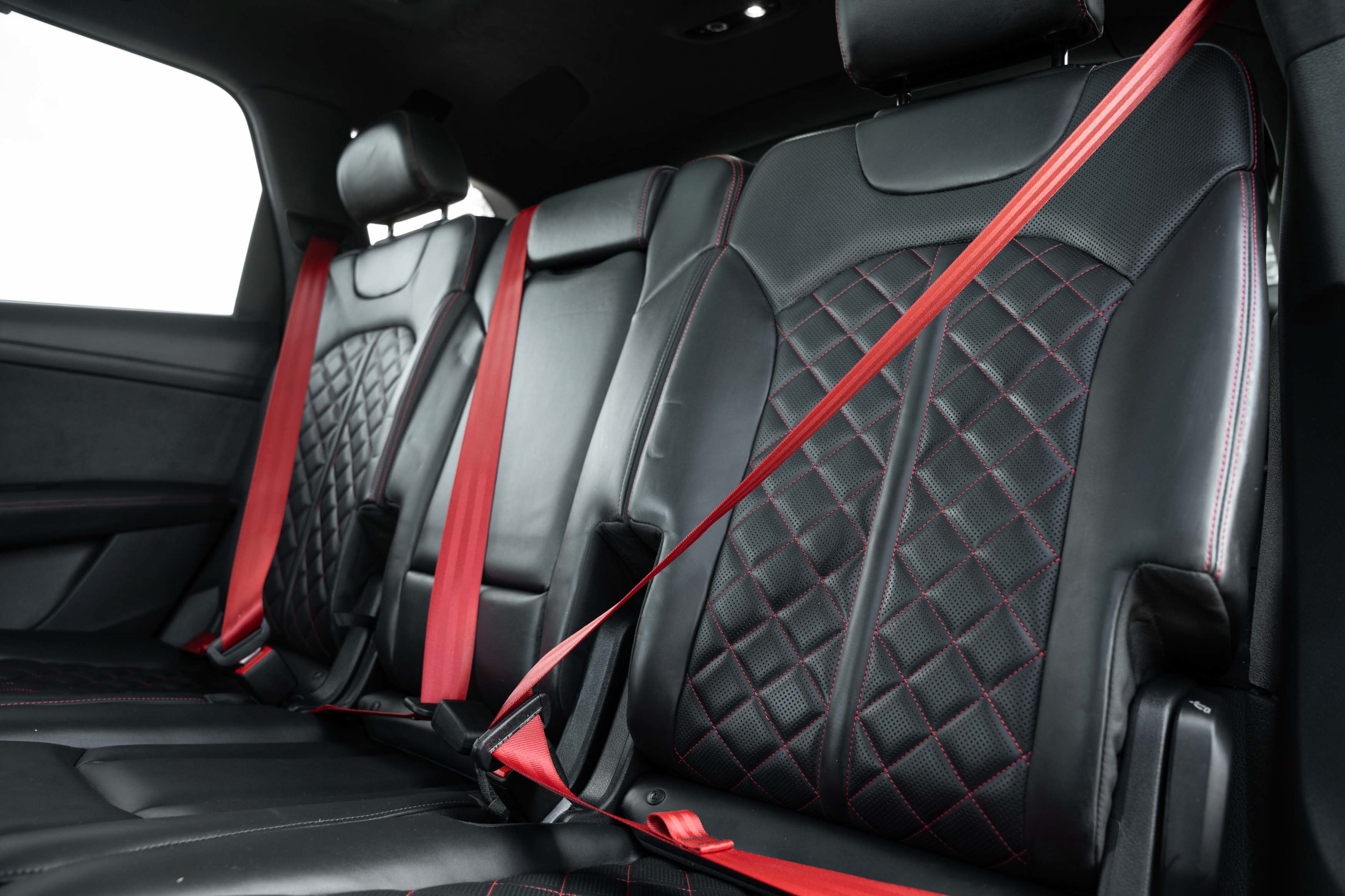 Certified 2025 Audi SQ7 Prestige AWD/4WD image 30