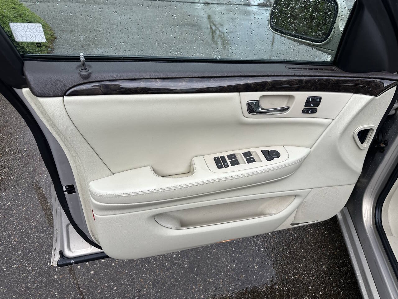Used 2008 Cadillac DTS FWD image 17