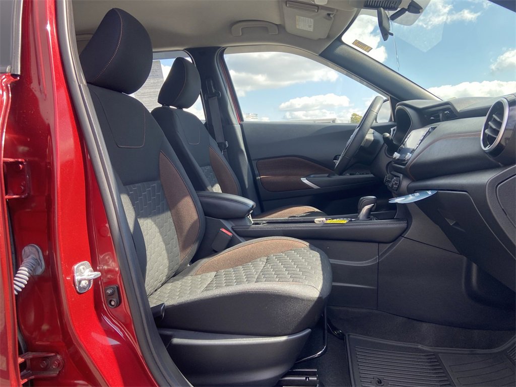 Used 2021 Nissan Kicks SR image 26